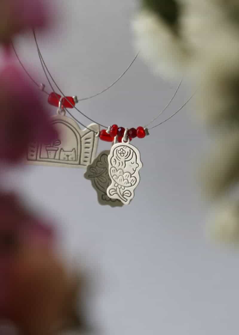 گردنبند دختر گلی